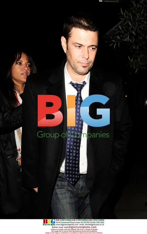 The cast of 24 arrives at hotel