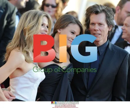 Kevin Bacon, Kyra Sedgwick & Daughter at SAG Awards