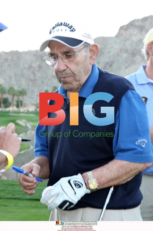 Yogi Berra plays in Bob Hope Chrysler Classic