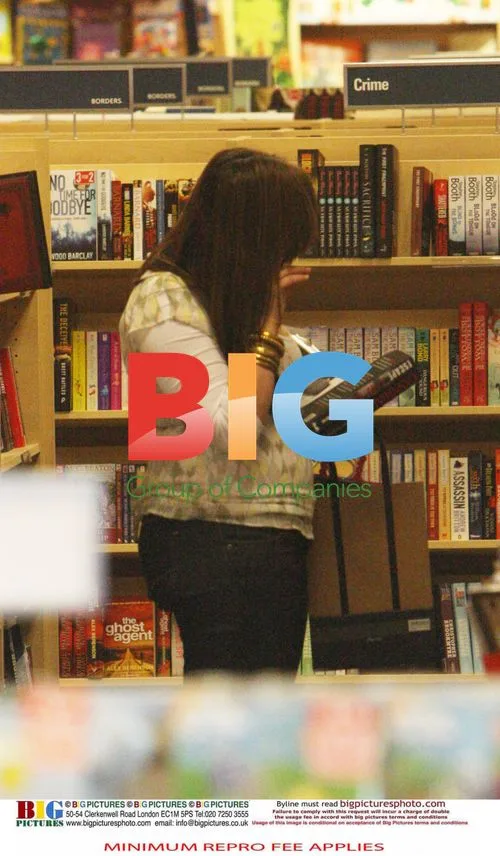 Charlotte Church goes grocery shopping with kids