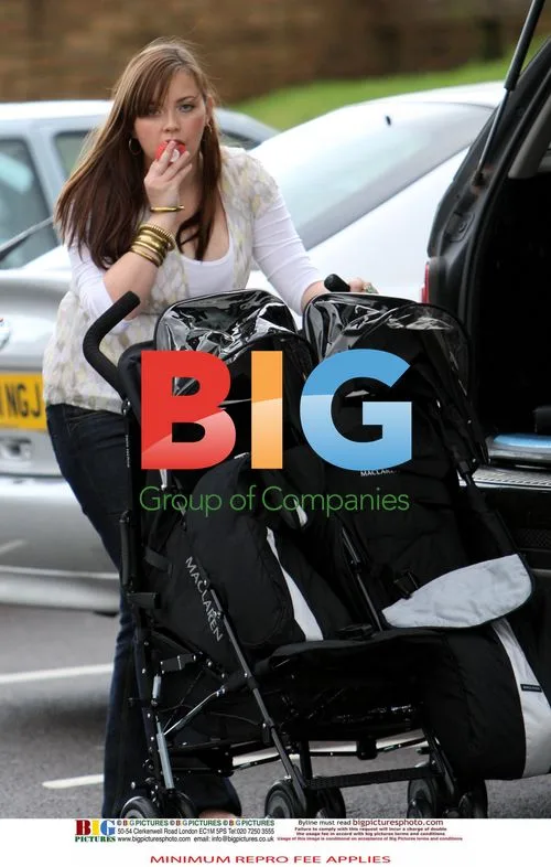 Charlotte Church shops with kids