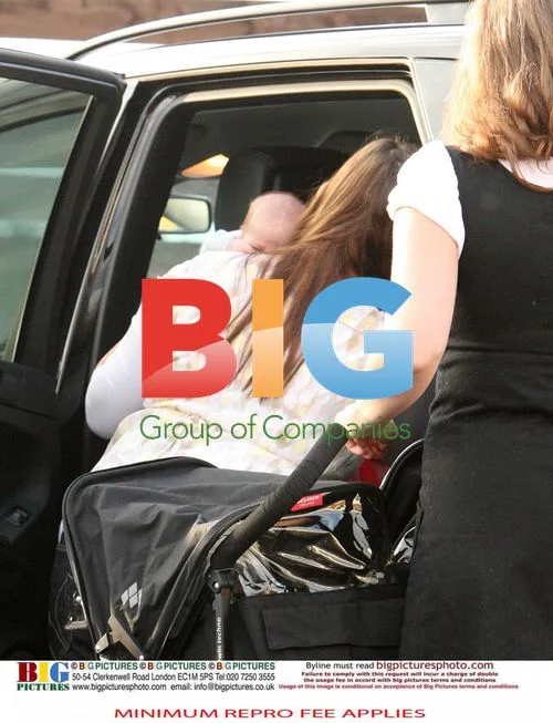 Charlotte Church shops with kids