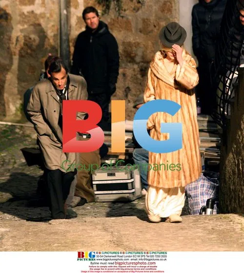 Nicole Kidman and Daniel Day Lewis on the set of 'NINE'