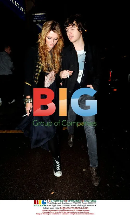 Mischa Barton and Luke Pritchard get close