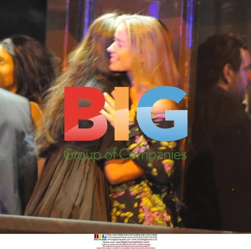 Ellen Rives Relaxes with Friends in London