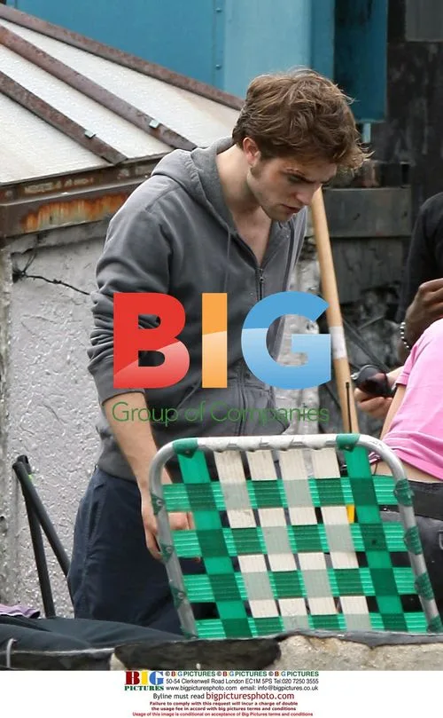 Robert Pattinson on 'Remember Me' set