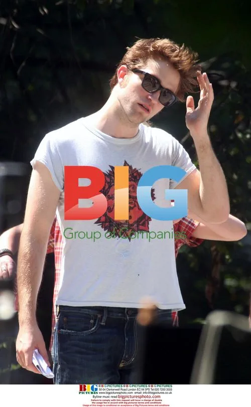 Robert Pattinson & Emilie de Ravin film "Remember Me"