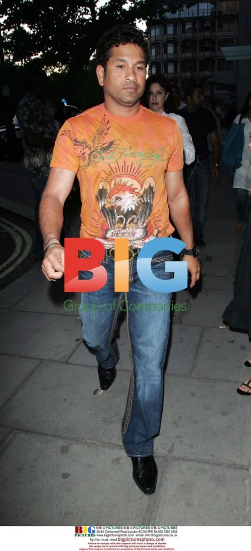 Sachin Tendulkar Arrives at Metropolitan Hotel