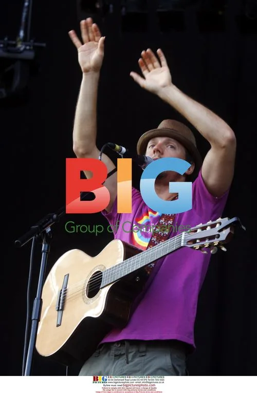 Jason Mraz and Joss Stone perform in Amsterdam