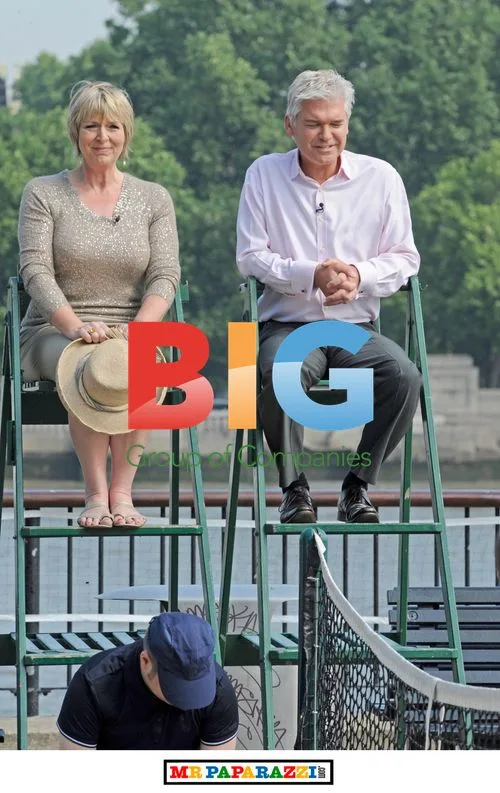 Fern Britton and Philip Schofield in umpire seats
