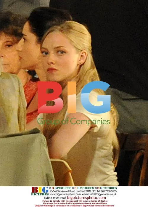 Vanessa Redgrave, Gael Garcia Bernal, Amanda Seyfried on ÒLetters to JulietÓ set