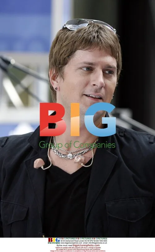 Rob Thomas Performs on Today Show