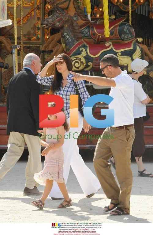 Monica Bellucci & Vincent Cassel Family Outing