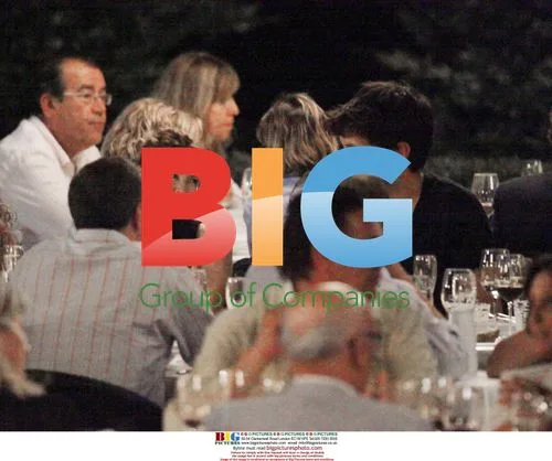 Kylie Minogue has dinner with boyfriend in Spain