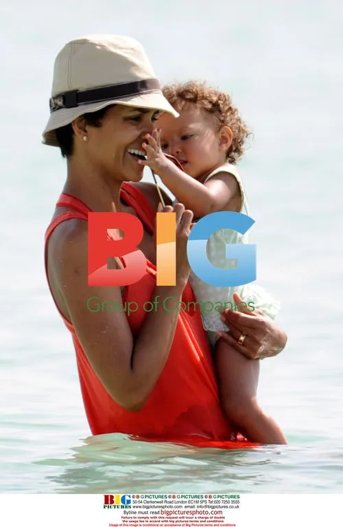 Halle Berry on Miami Beach with Family