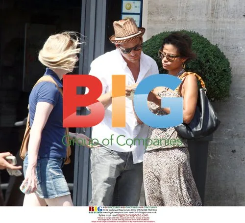 Justin Chambers and wife sightsee in Rome