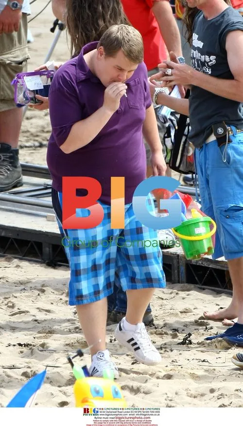 Gavin and Stacey cast filming on beach