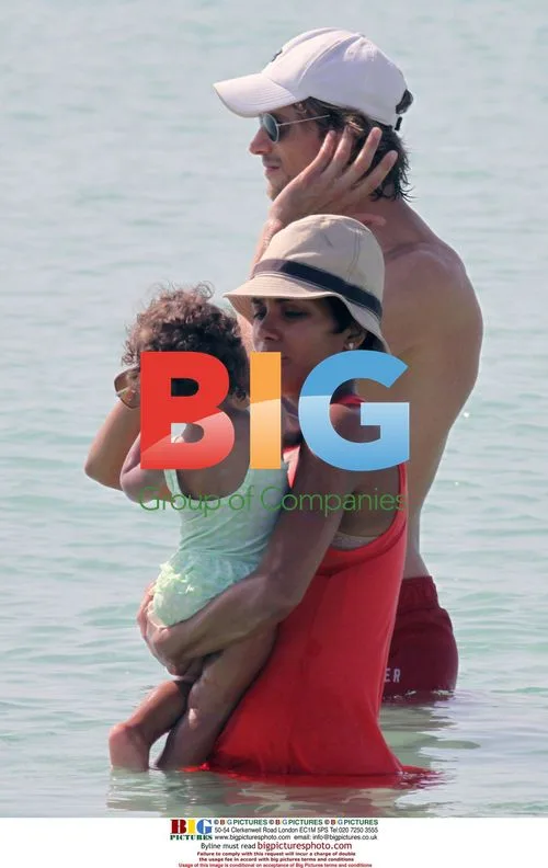 Halle Berry on holiday with daughter in Miami