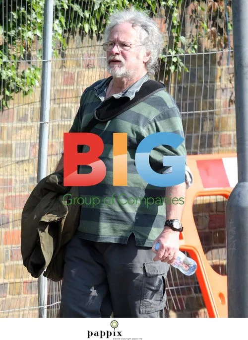 Bill Oddie Strolls in West London