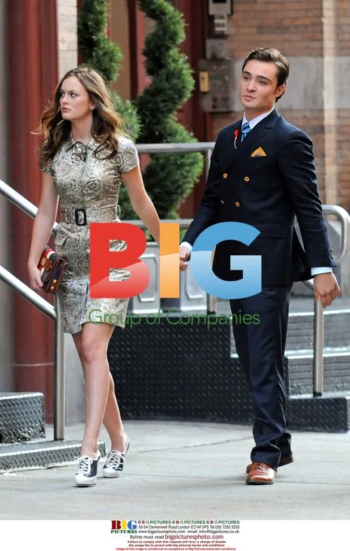 Gossip Girl stars on set