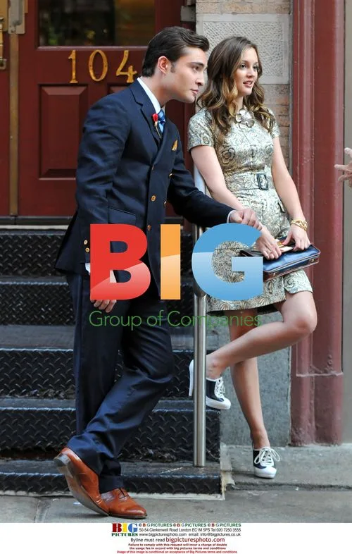 Gossip Girl stars on set