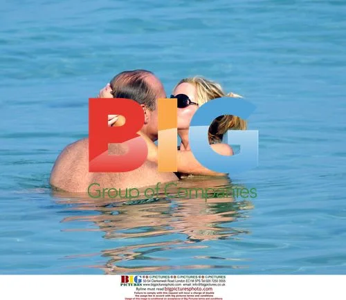 Kelsey Grammer and Family at Miami Beach