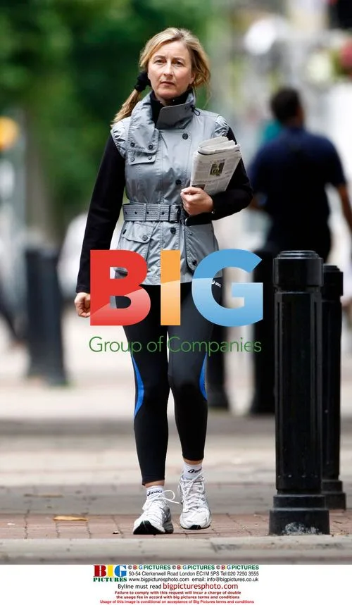 Fiona Phillips Out for Jog and Pilates
