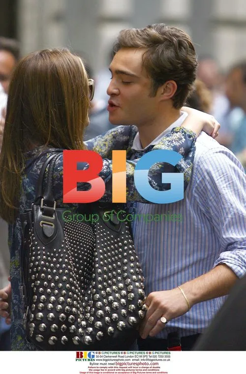 Leighton Meester and Ed Westwick on Gossip Girl set