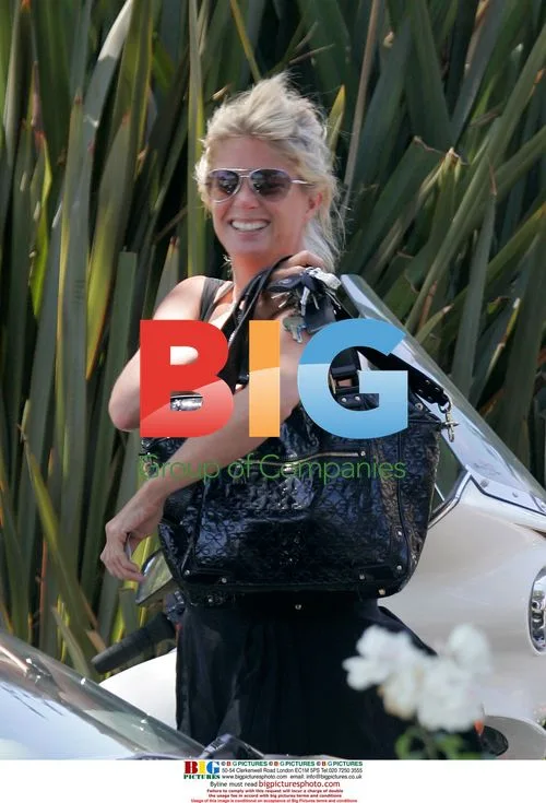 Rachel Hunter Stopped by Cop After Lunch