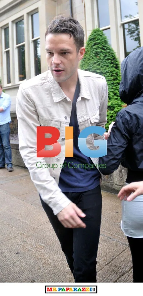 Brandon Flowers Leaving Hotel in Glasgow