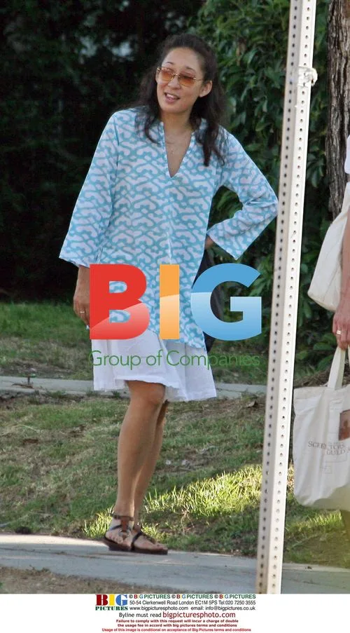 Actress Sandra Oh takes stroll with friends in LA