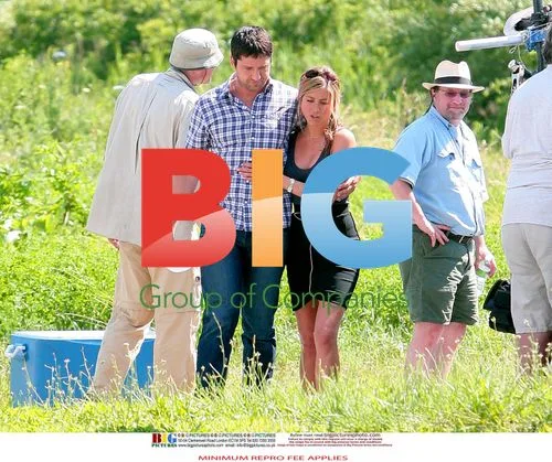 Jennifer Aniston and Gerard Butler on The Bounty Set