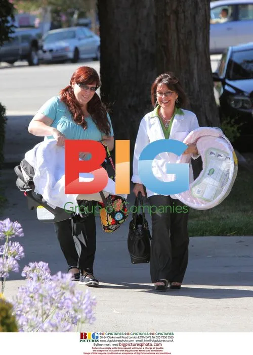 Singer Carnie Wilson takes daughter to doctor
