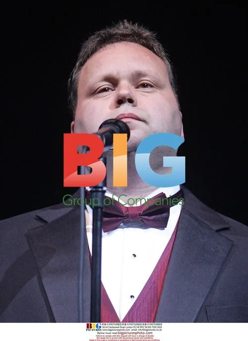Paul Potts performs in concert