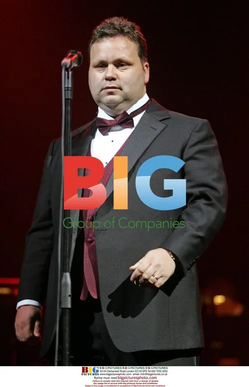 Paul Potts Performs in Florida Concert