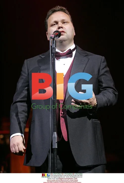 Paul Potts performs in concert in Florida
