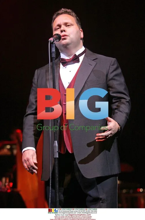 Paul Potts Performs at Seminole Hard Rock Hotel