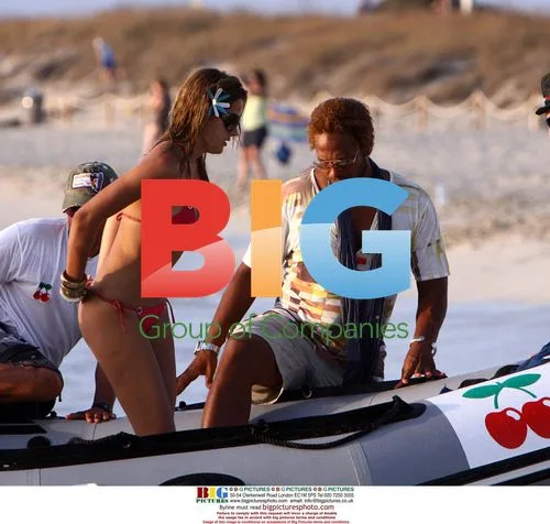 Gary Dourdan and girlfriend in Formentera