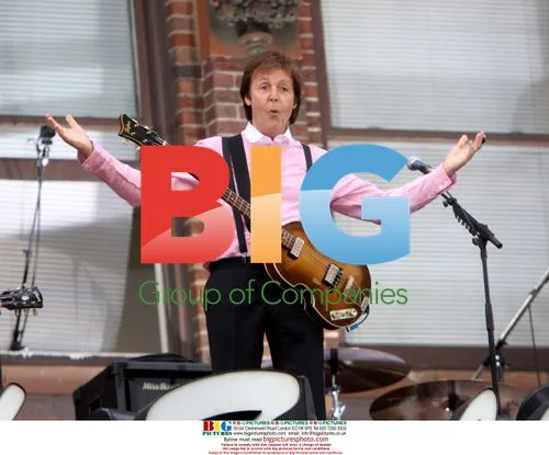 Paul McCartney performs on 'Letterman' marquee