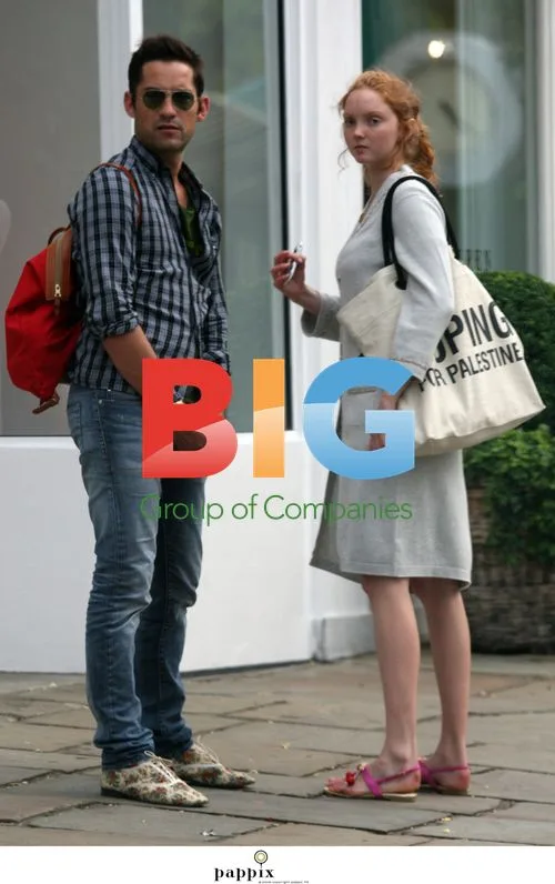 Lily Cole and Enrique Murciano in Notting Hill