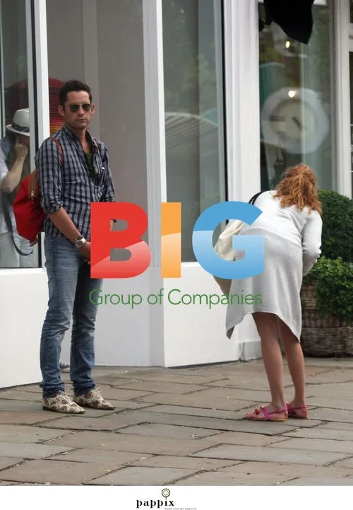 Lily Cole and Enrique Murciano in Notting Hill
