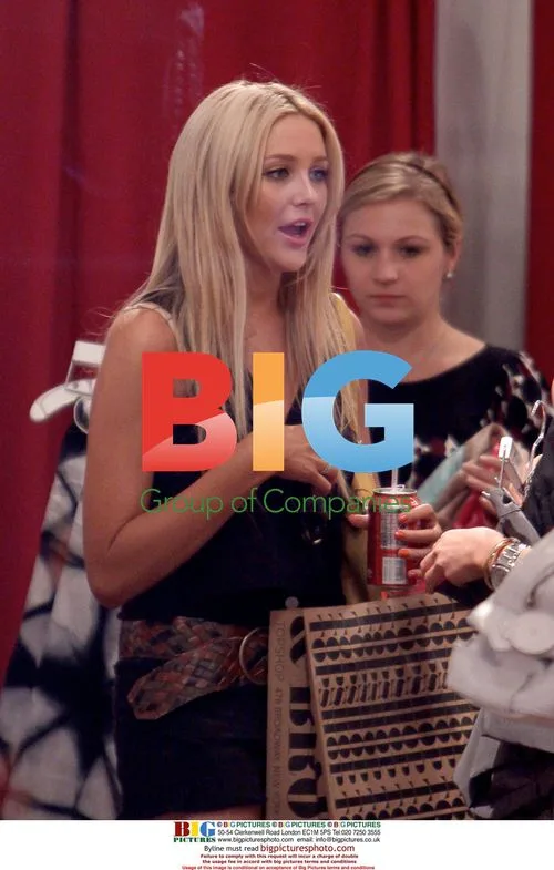 Stephanie Pratt Spotted Shopping in SoHo