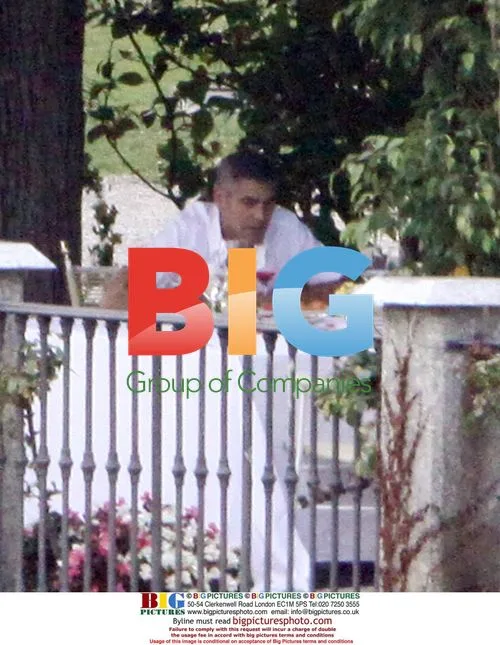 Clooney and De Niro on Vacation in Italy