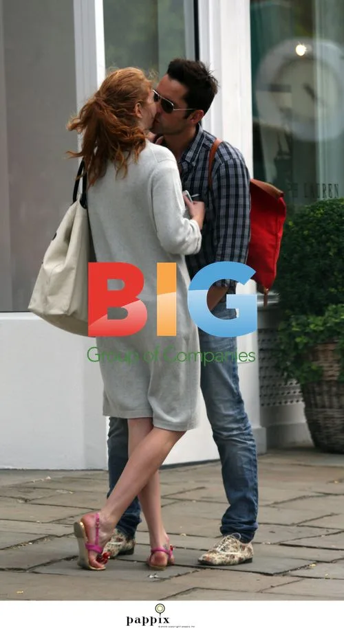Lily Cole and Enrique Murciano in Notting Hill