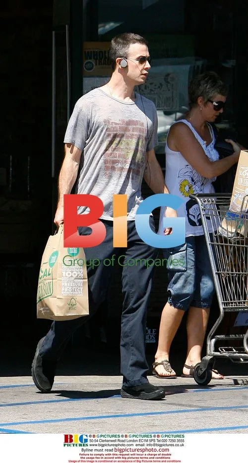 Freddie Prinze Jr. Grocery Shopping