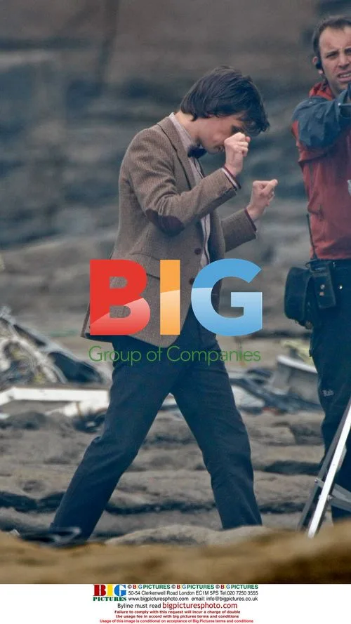 New Doctor Who stars on set