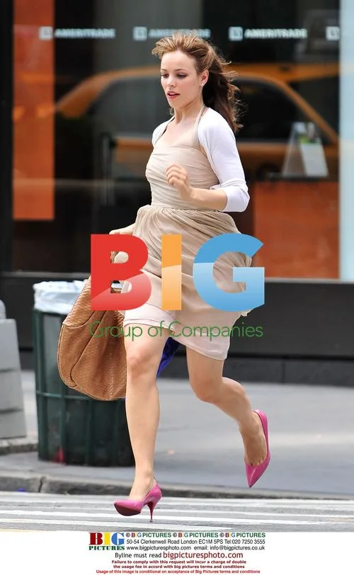 Rachel McAdams & Patrick Wilson on "Morning Glory" set