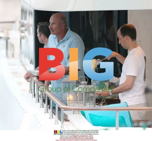 Dr. Phil relaxes on yacht in France
