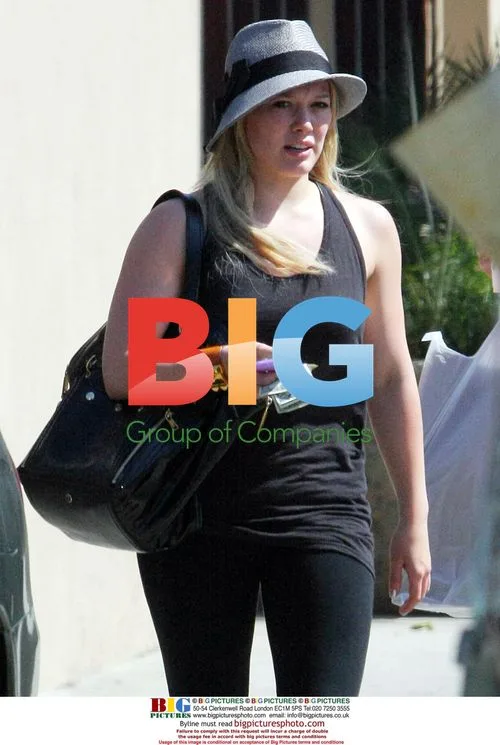Hilary Duff Leaving Mexican Restaurant
