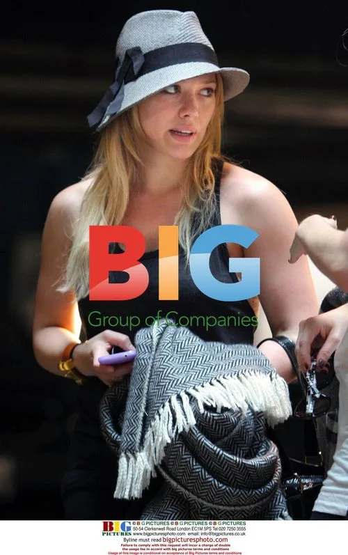 Hilary Duff leaves Mexican restaurant